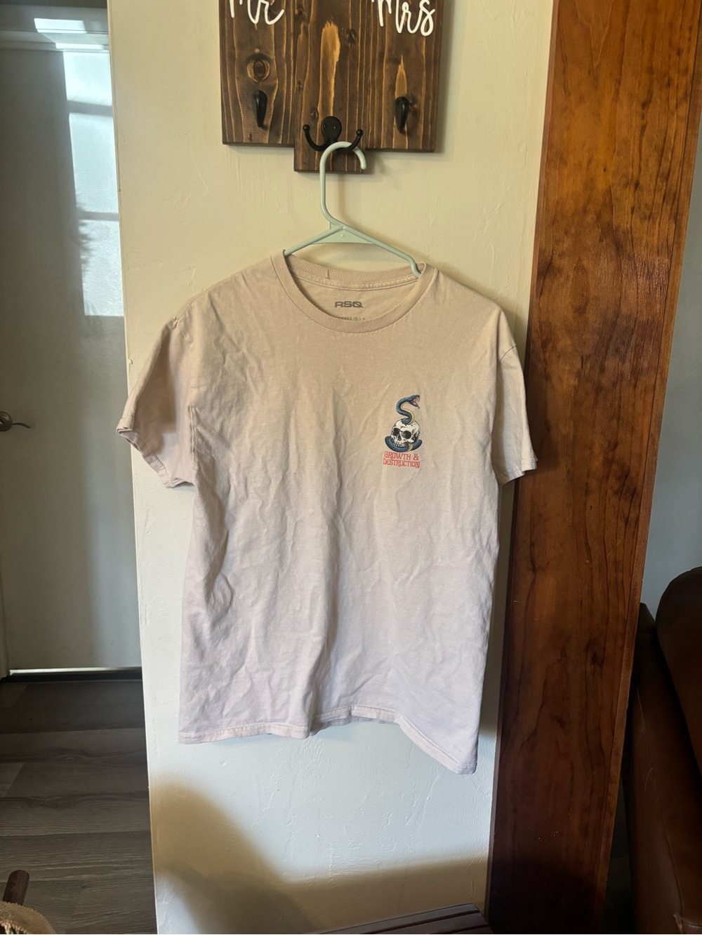 RSQ Men’s Light Cream Graphic Short-Sleeve Tee